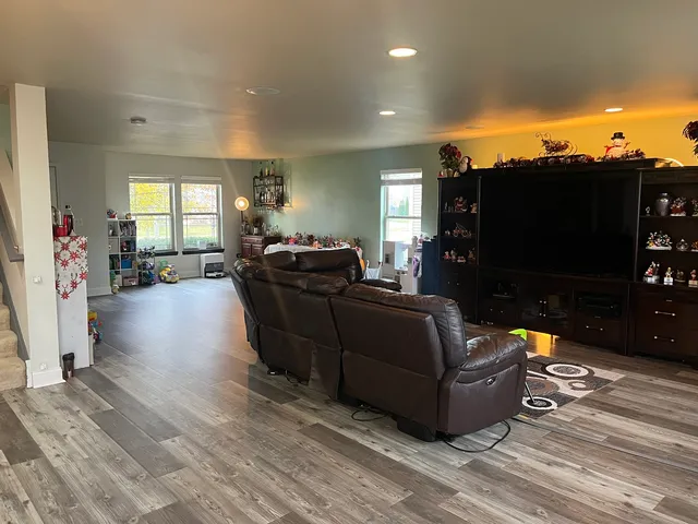 $429,900 | 806 Treesdale Way, Joliet, IL 60431