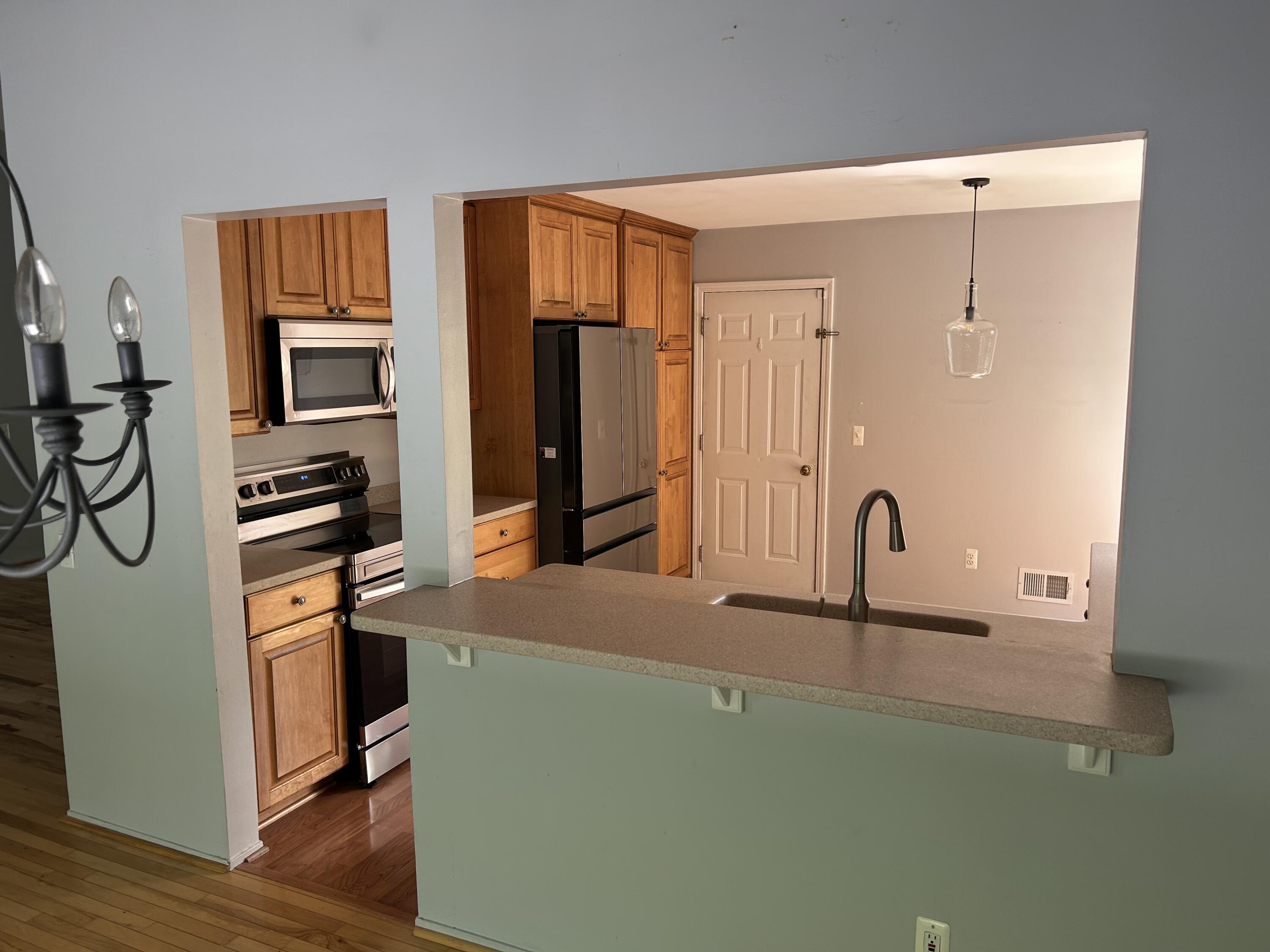 211 Whitney Drive Rochester Hills, MI 48307 - Photo 10 of 41 IMG_4517