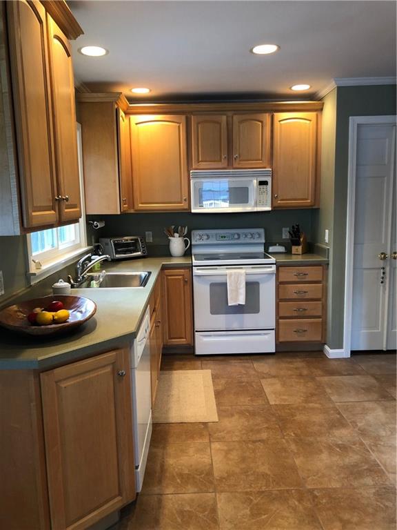 190 Spring Grove Avenue Warwick, RI 02889 - Photo 17 of 39 Gallery Image 17