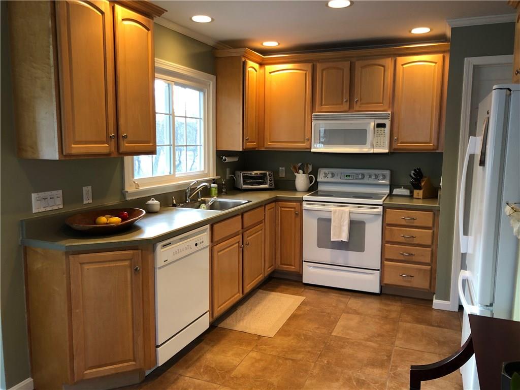 190 Spring Grove Avenue Warwick, RI 02889 - Photo 19 of 39 Gallery Image 19
