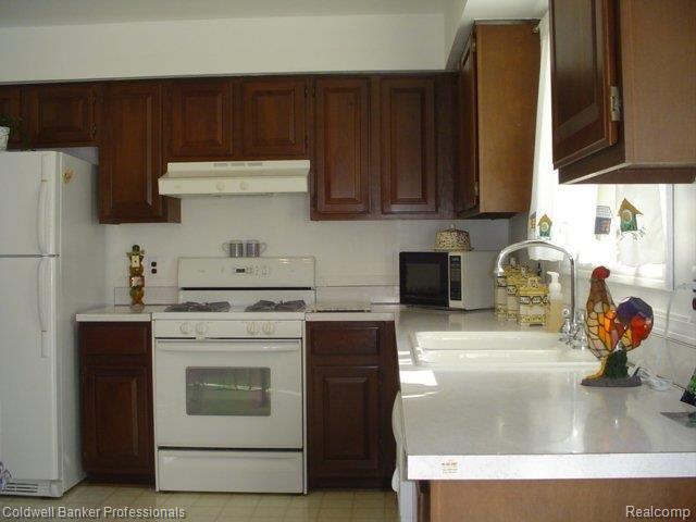 460 Georgetown Street Canton, MI 48188 - Photo 8 of 14 KITCHEN