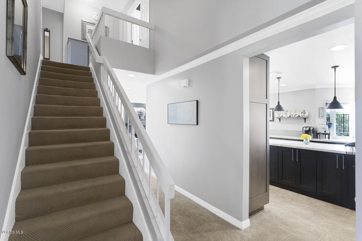 5438 Cochise Street Simi Valley, CA 93063 - Photo 11 of 35 a view of entryway and hall