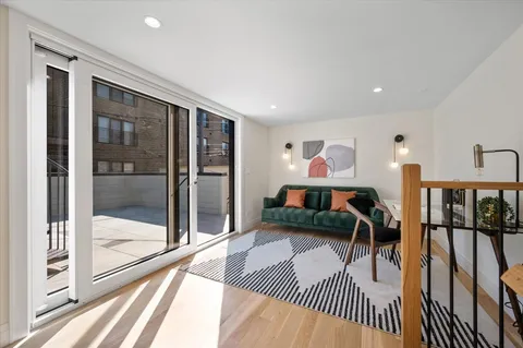 $1,599,900 | 529 North Hartland Court, Chicago, IL 60622