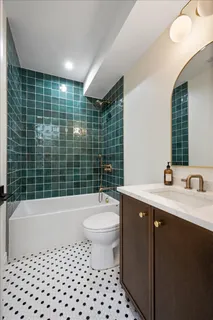 $1,599,900 | 529 North Hartland Court, Chicago, IL 60622