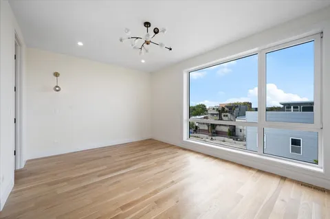 $1,599,900 | 529 North Hartland Court, Chicago, IL 60622