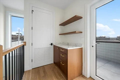 $1,599,900 | 529 North Hartland Court, Chicago, IL 60622