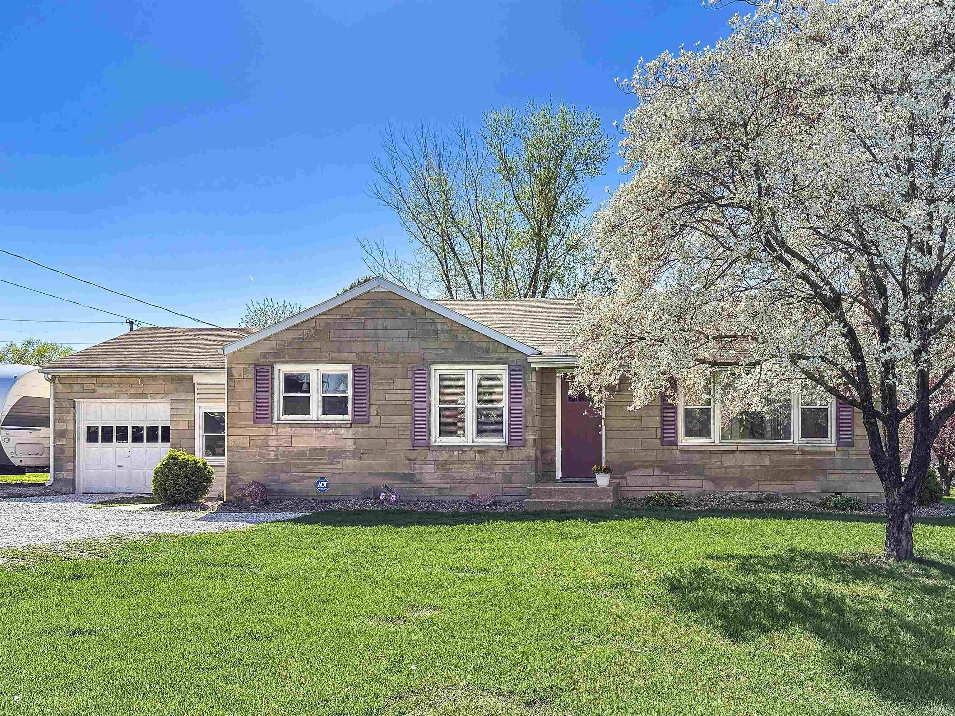 3307 North Newton Street Jasper, IN 47546 - Photo 2 of 31