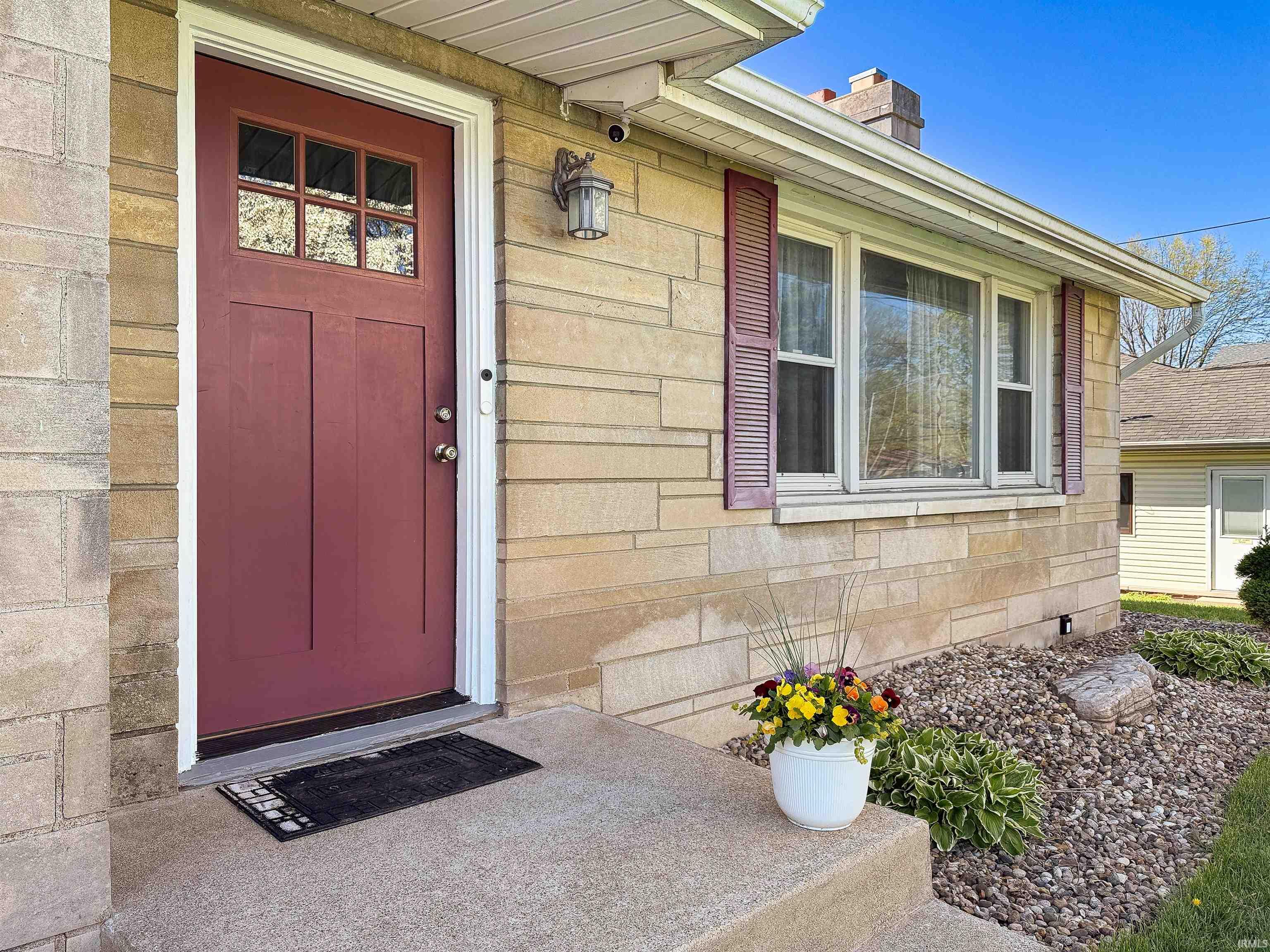 3307 North Newton Street Jasper, IN 47546 - Photo 3 of 31