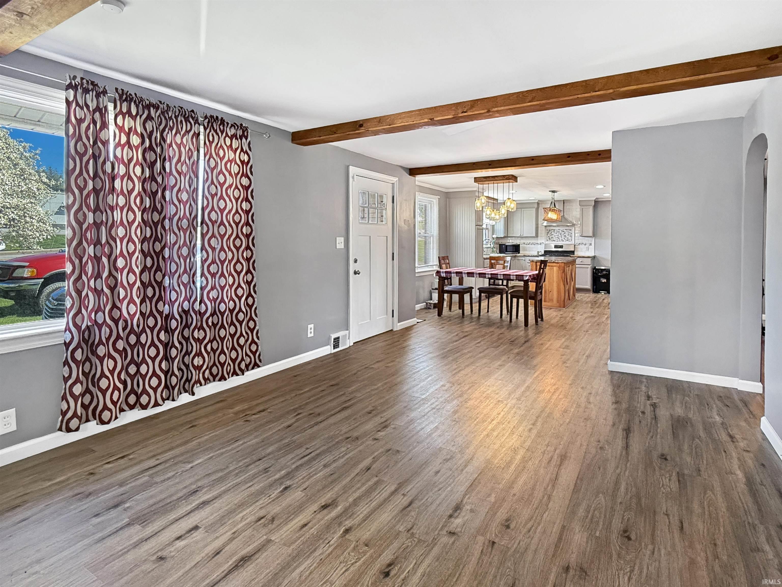 3307 North Newton Street Jasper, IN 47546 - Photo 4 of 31