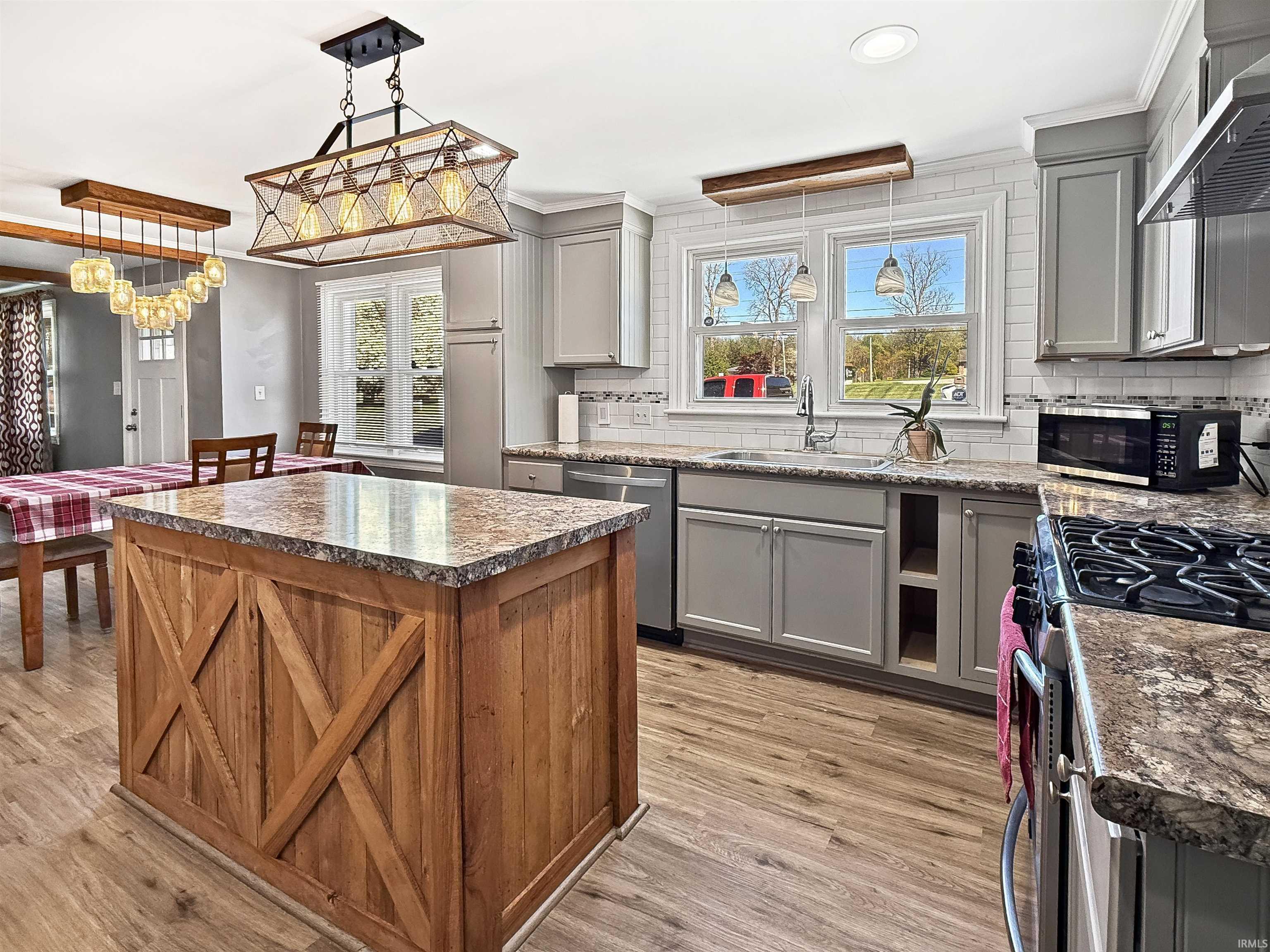 3307 North Newton Street Jasper, IN 47546 - Photo 8 of 31