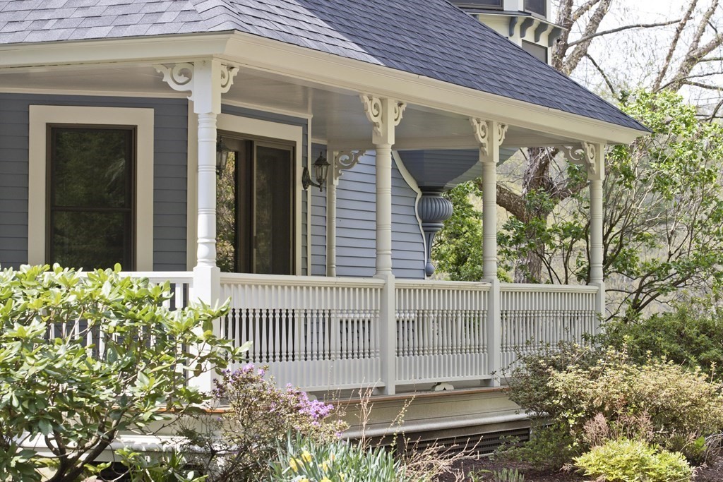 31 Rustlewood Ridge Northampton, MA 01062 - Photo 40 of 42 front view of a house
