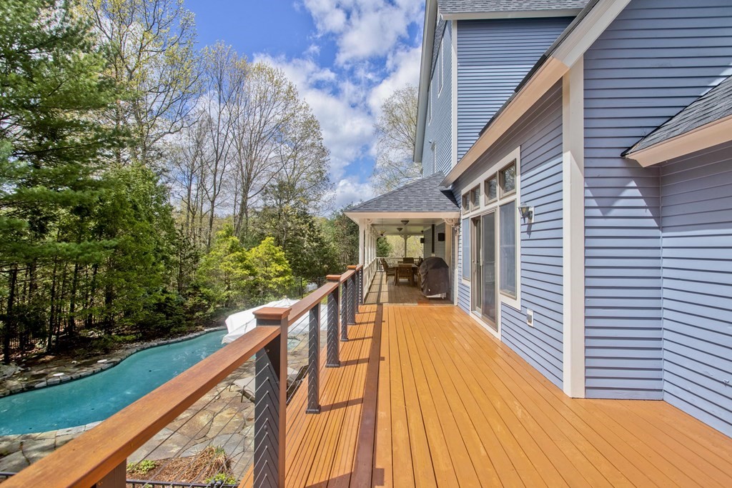 31 Rustlewood Ridge Northampton, MA 01062 - Photo 5 of 42 a view of balcony and deck