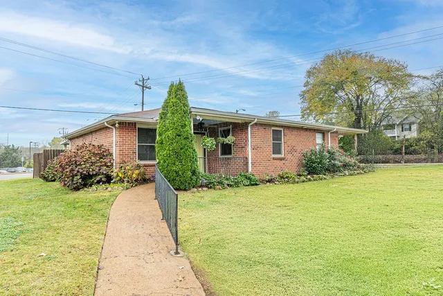 $238,000 | 324 Deer Lake Drive, Nashville, TN 37221