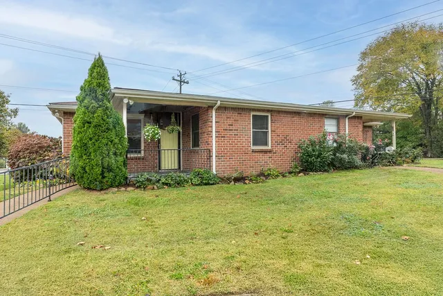 $238,000 | 324 Deer Lake Drive, Nashville, TN 37221