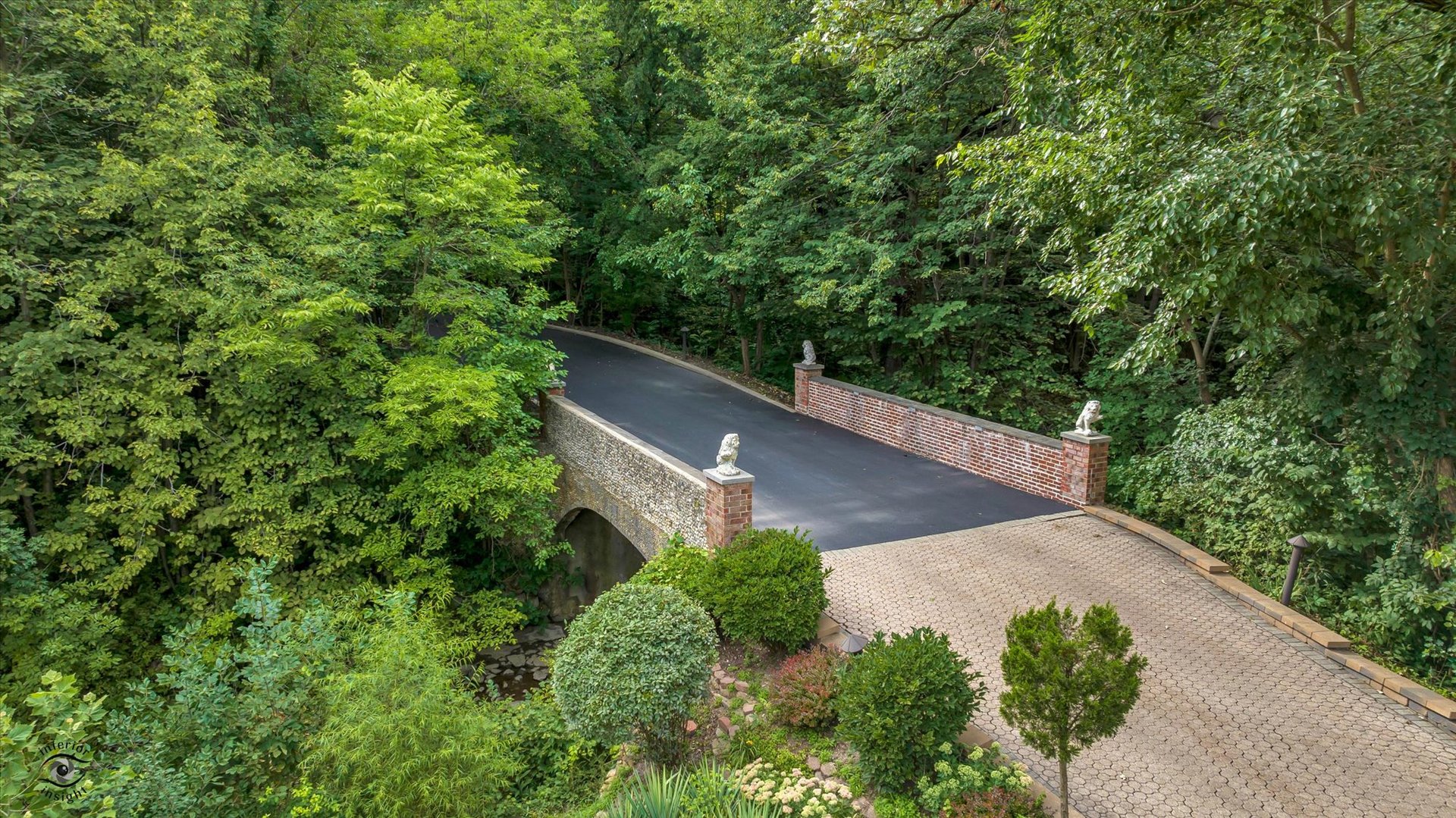 20841 Wolf Road Mokena, IL 60448 - Photo 16 of 40 an aerial view of a house