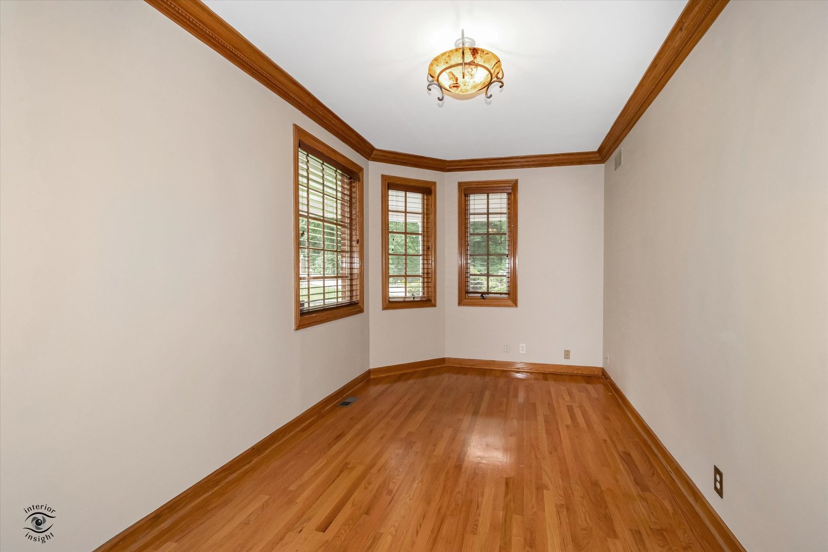 20841 Wolf Road Mokena, IL 60448 - Photo 25 of 40 an empty room with windows