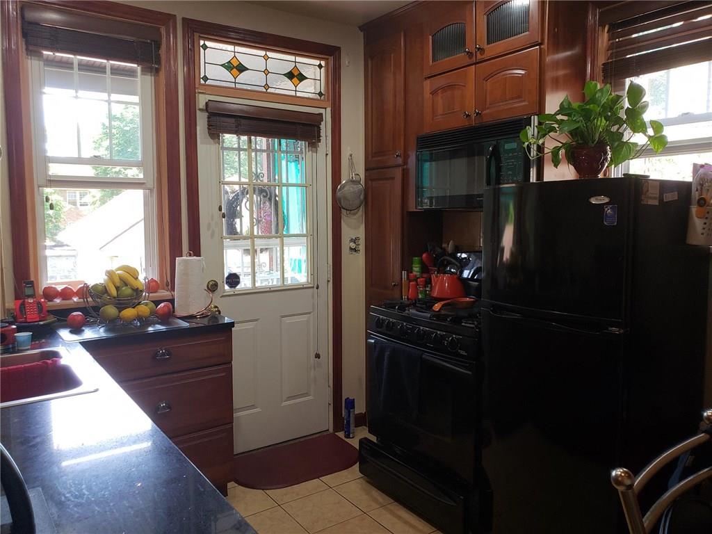 450 Mapleton Avenue Mt. Lebanon, PA 15228 - Photo 14 of 25 Gallery Image 14