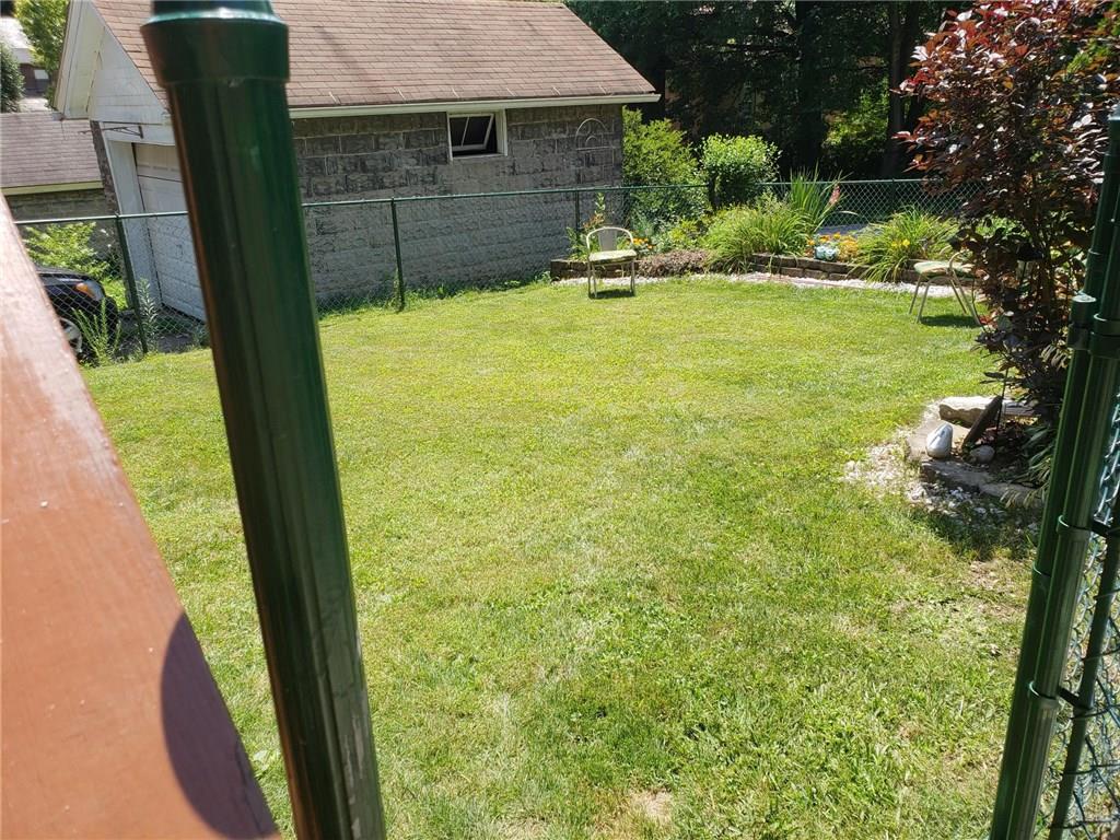 450 Mapleton Avenue Mt. Lebanon, PA 15228 - Photo 3 of 25 Gallery Image 3