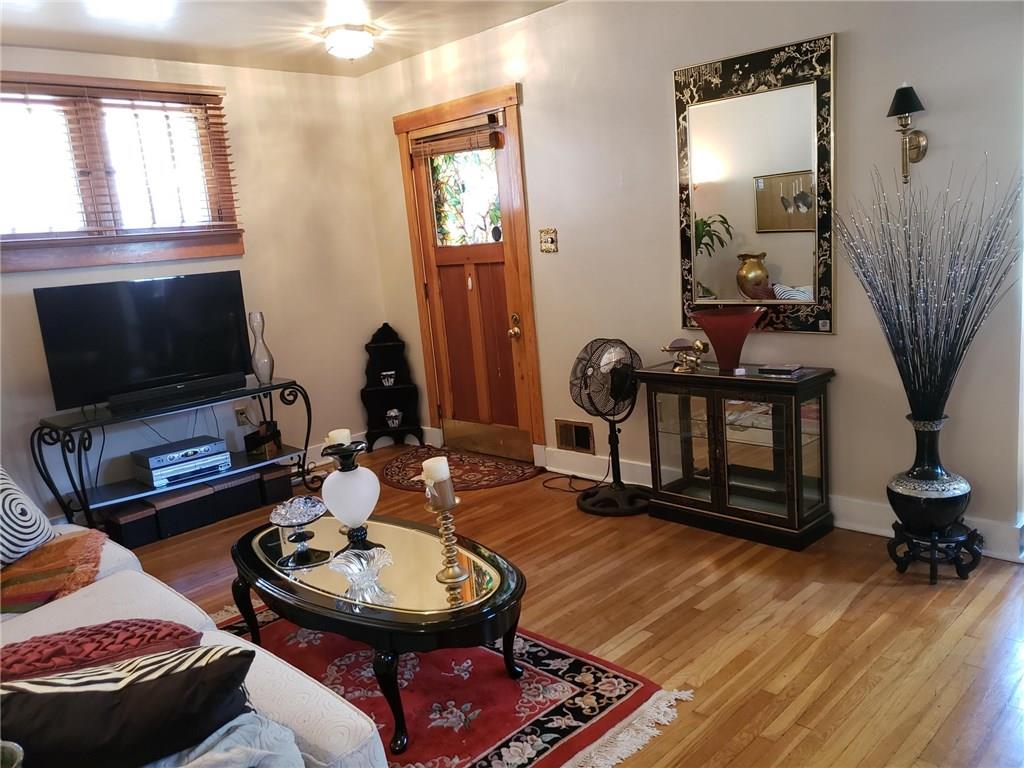450 Mapleton Avenue Mt. Lebanon, PA 15228 - Photo 5 of 25 Gallery Image 5