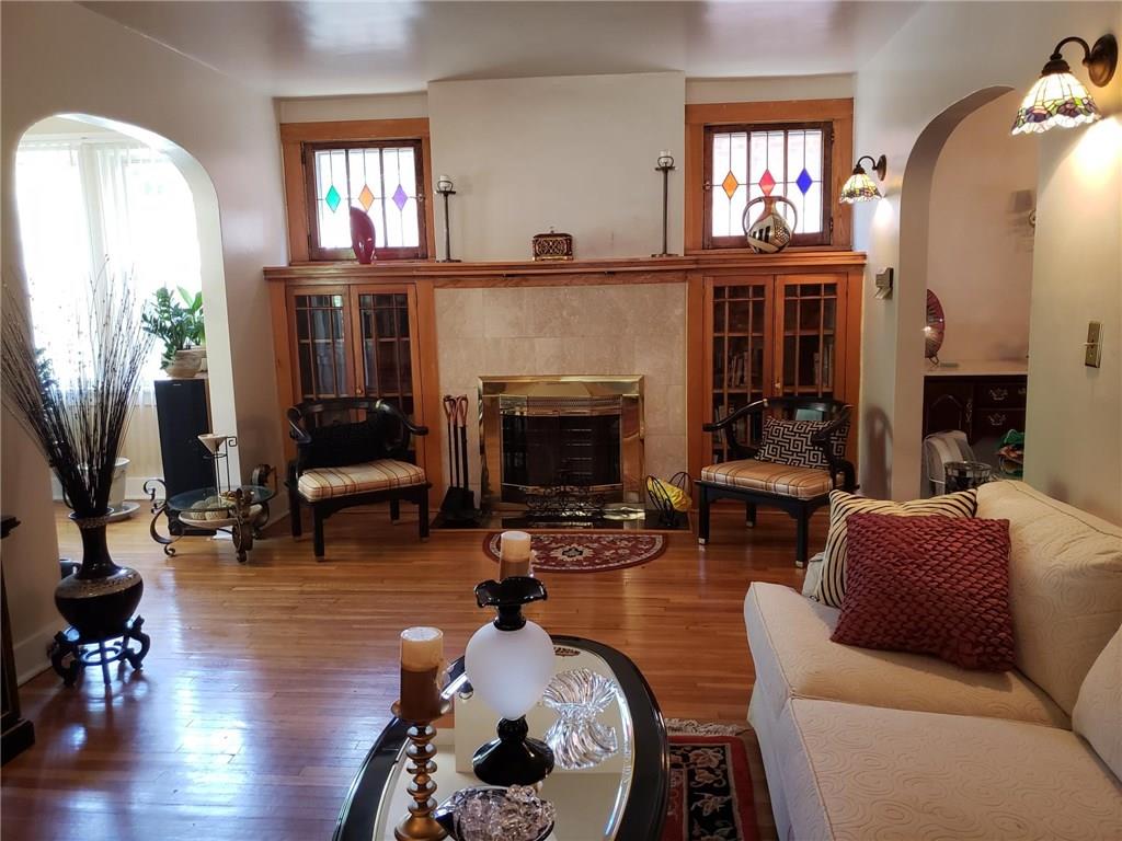 450 Mapleton Avenue Mt. Lebanon, PA 15228 - Photo 6 of 25 Gallery Image 6