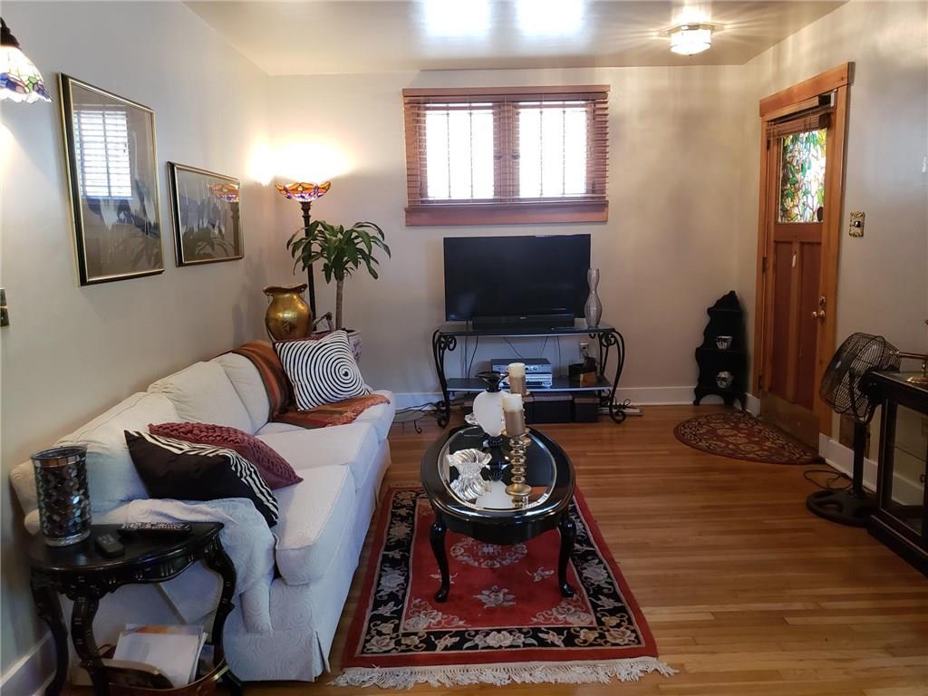 450 Mapleton Avenue Mt. Lebanon, PA 15228 - Photo 8 of 25 Gallery Image 8