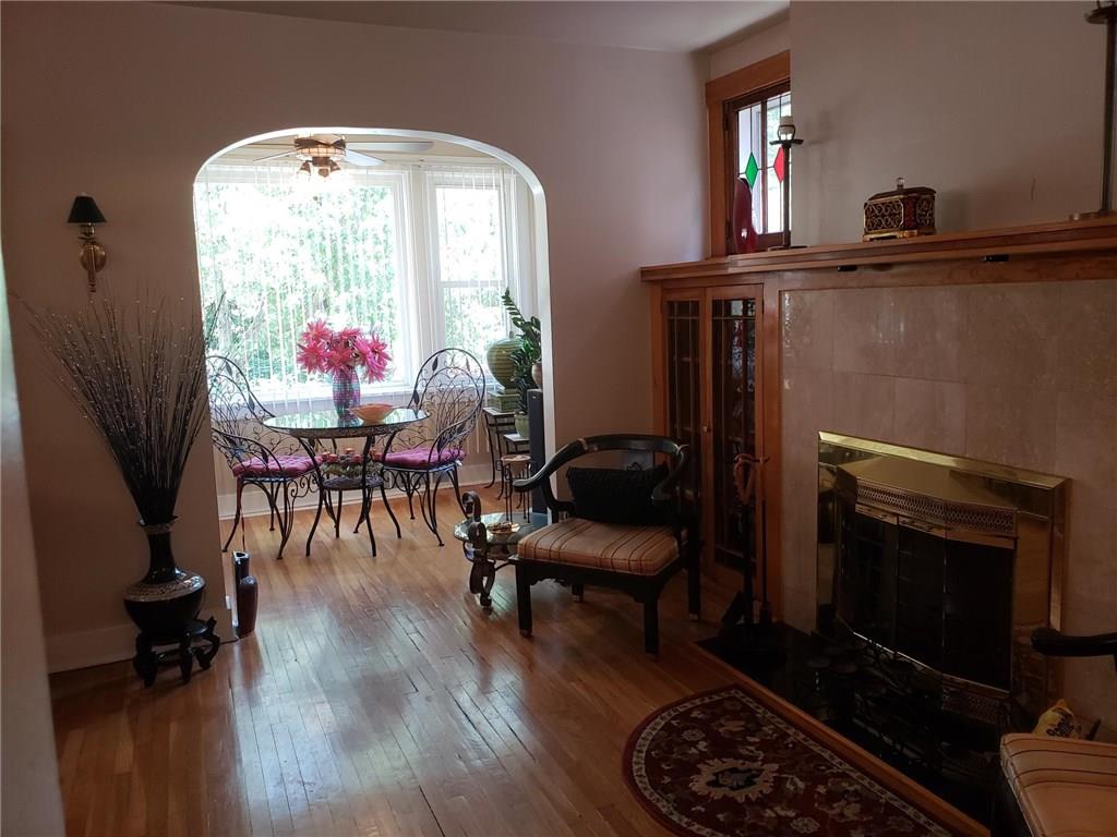 450 Mapleton Avenue Mt. Lebanon, PA 15228 - Photo 9 of 25 Gallery Image 9
