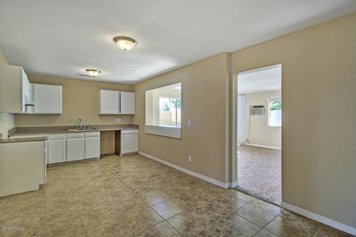 3712 West Wethersfield Road Phoenix, AZ 85029 - Photo 8 of 30 17_Kitchen
