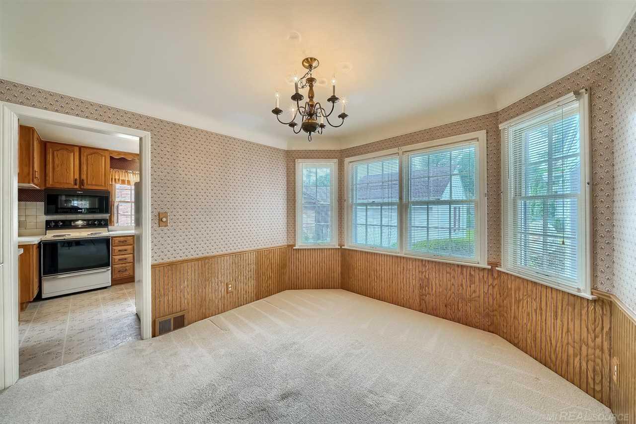 926 Hampton Road Grosse Pointe Woods, MI 48236 - Photo 5 of 25