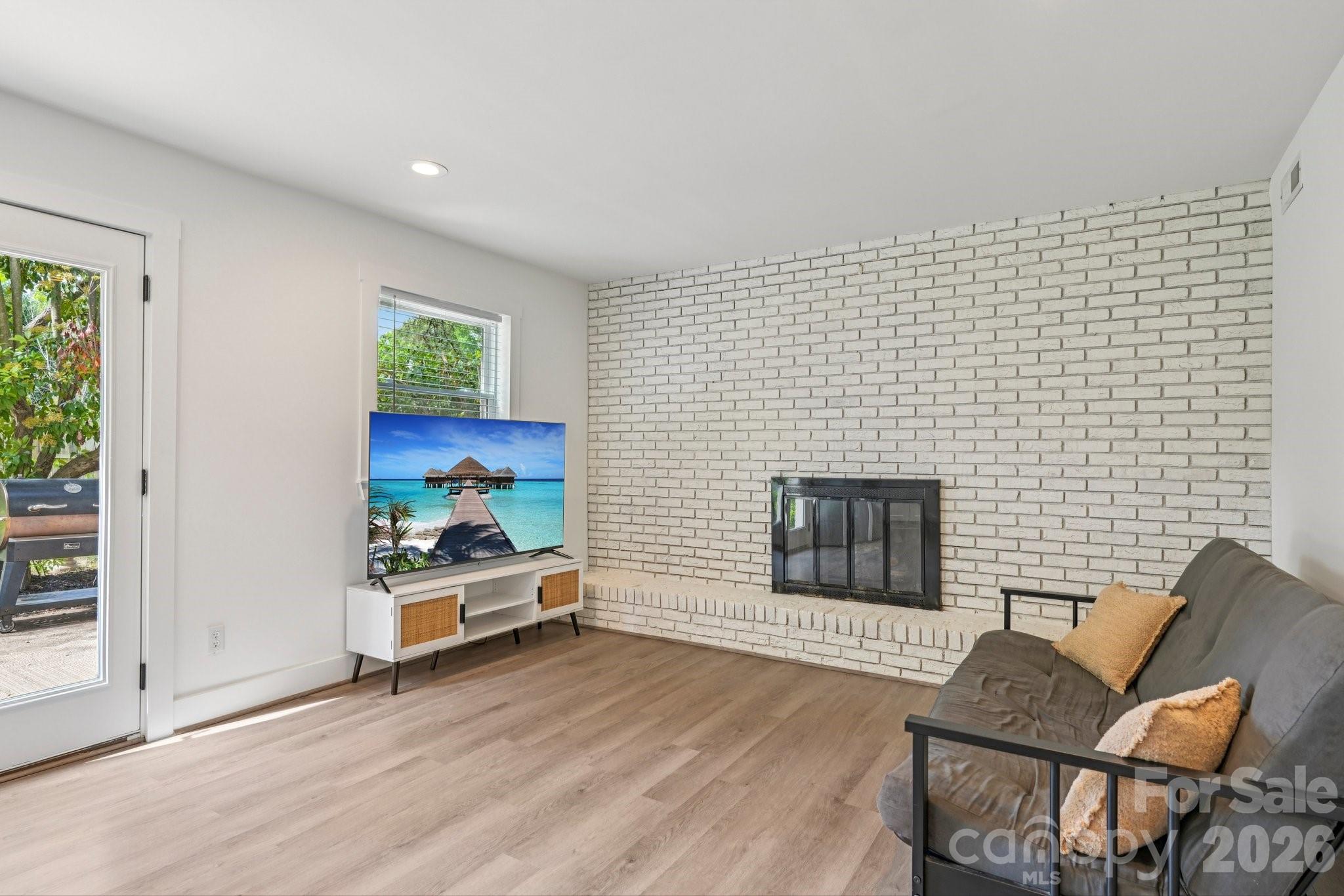 5300 Cheval Place Charlotte, NC 28205 - Photo 18 of 38