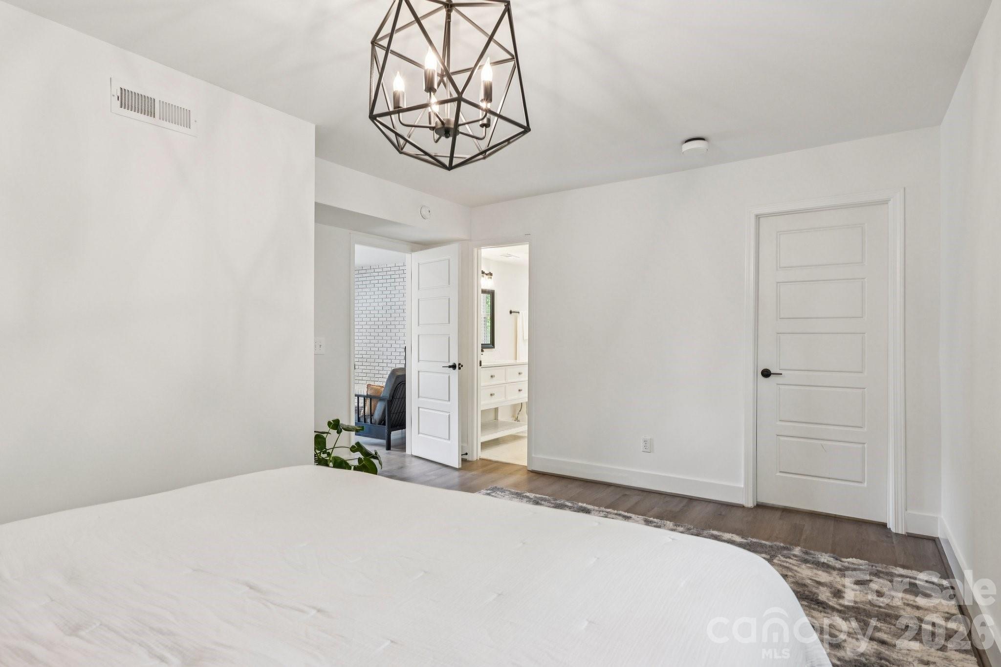 5300 Cheval Place Charlotte, NC 28205 - Photo 23 of 38