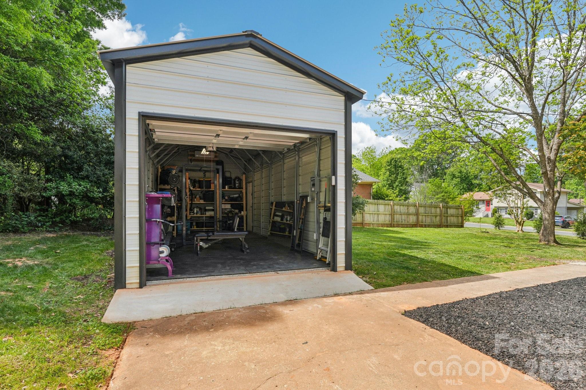 5300 Cheval Place Charlotte, NC 28205 - Photo 29 of 38
