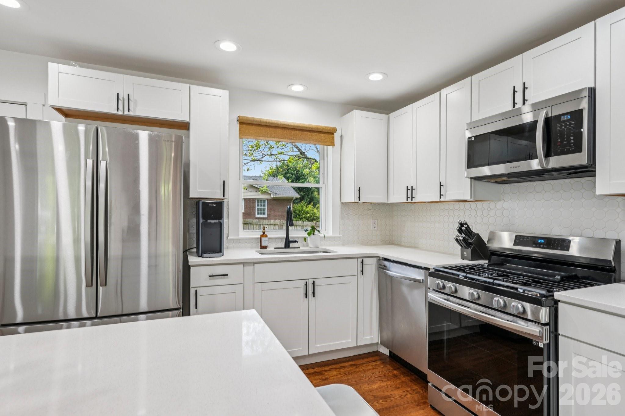 5300 Cheval Place Charlotte, NC 28205 - Photo 4 of 38