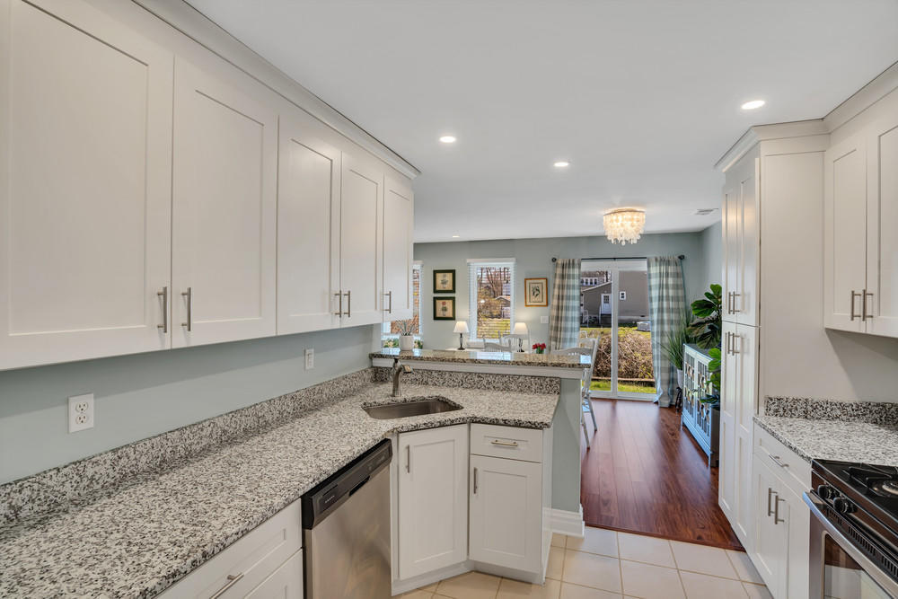 26 Bayview Court Long Branch, NJ 07740 - Photo 11 of 32 019_dsc09393