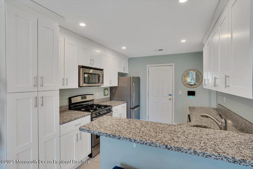26 Bayview Court Long Branch, NJ 07740 - Photo 14 of 32 022_dsc09248