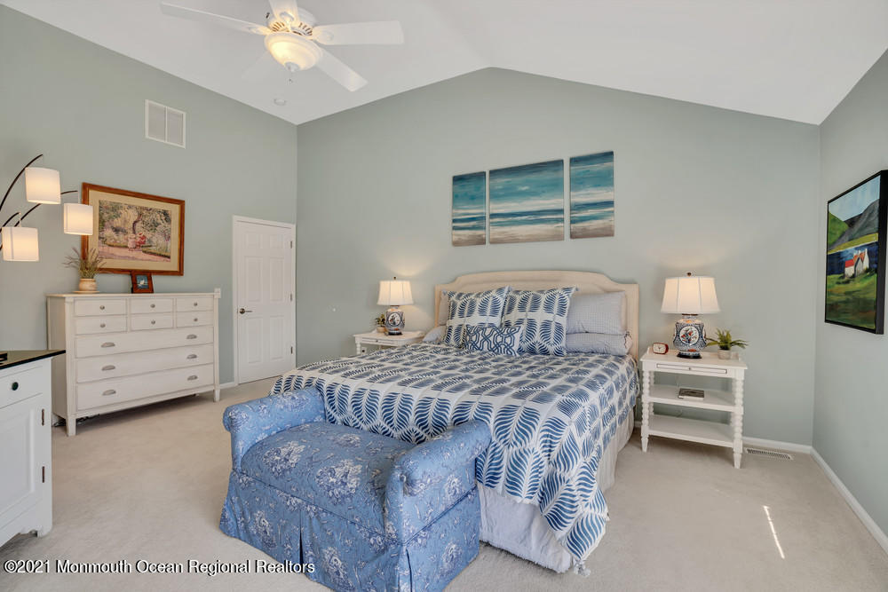 26 Bayview Court Long Branch, NJ 07740 - Photo 17 of 32 024_dsc09268
