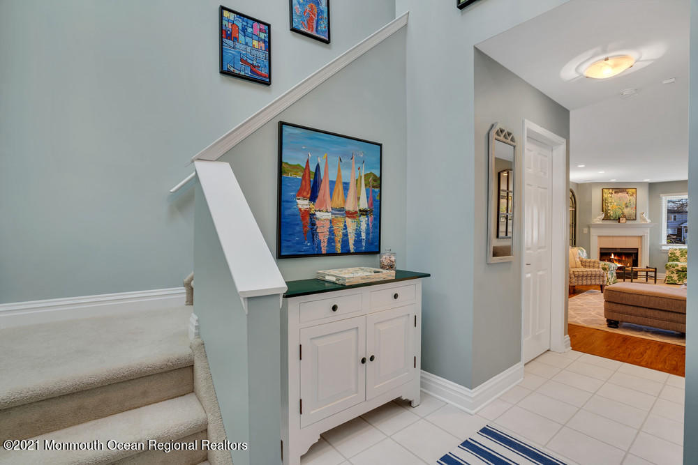26 Bayview Court Long Branch, NJ 07740 - Photo 5 of 32 010_dsc09178_copy