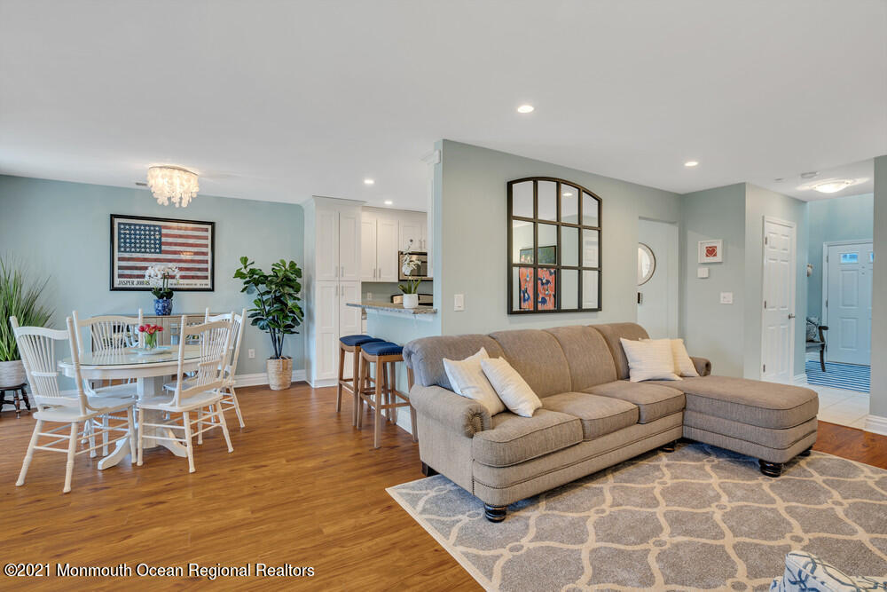 26 Bayview Court Long Branch, NJ 07740 - Photo 7 of 32 016_dsc09218