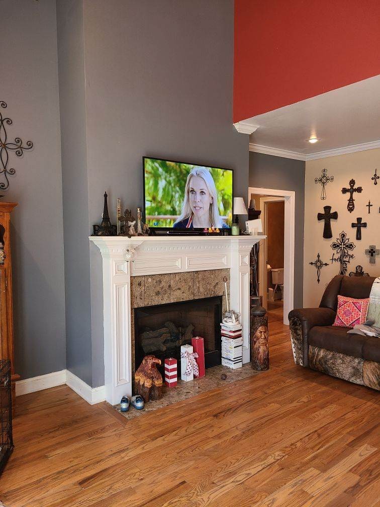 14 North George Road Flintville, TN 37335 - Photo 17 of 48 a living room with furniture and a fireplace