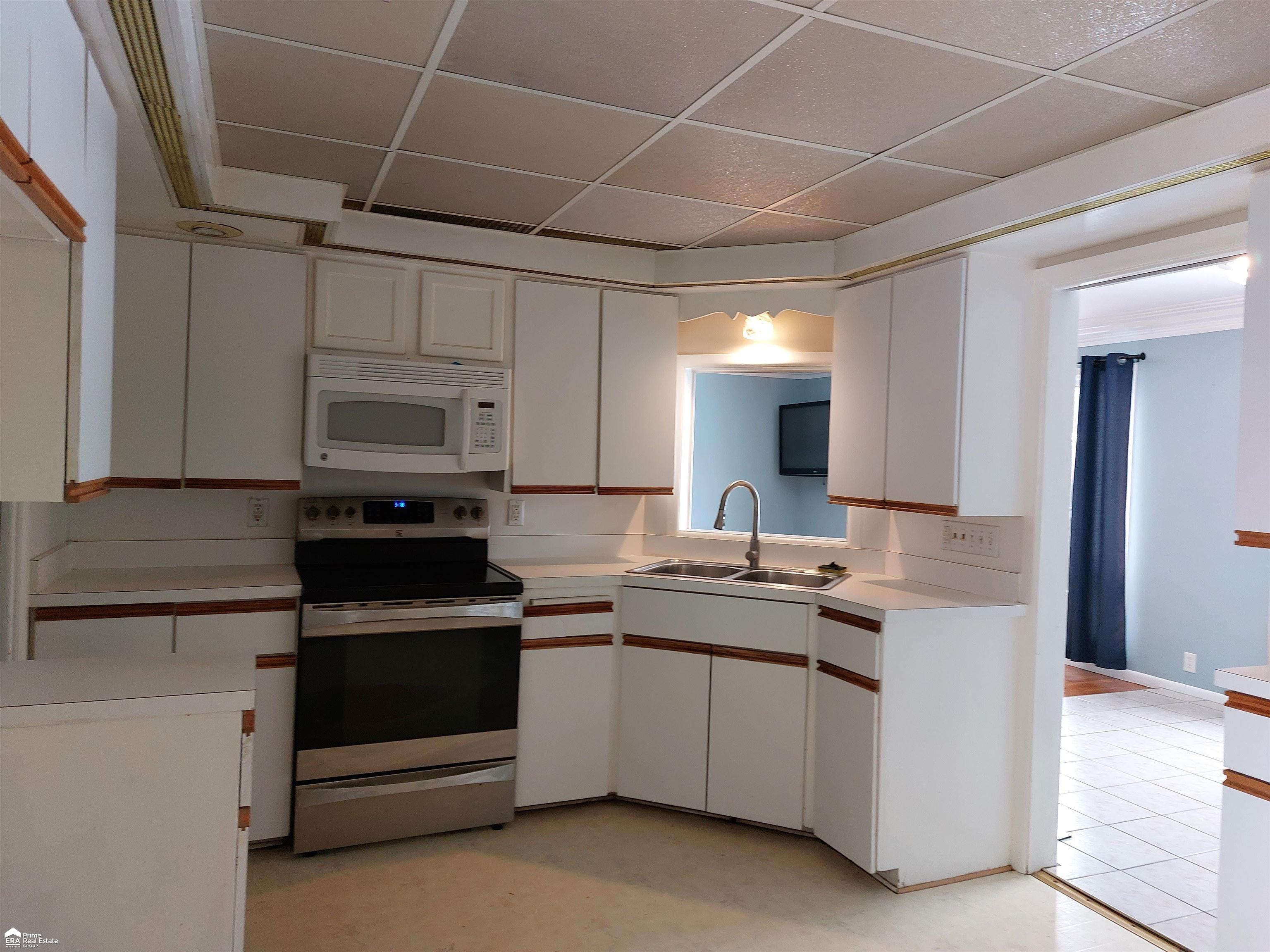 3601 Miller Road Flint, MI 48503 - Photo 3 of 28 50129722-8d3c8465-e76a-43dd-868d-cc9480ecbda1.JPG