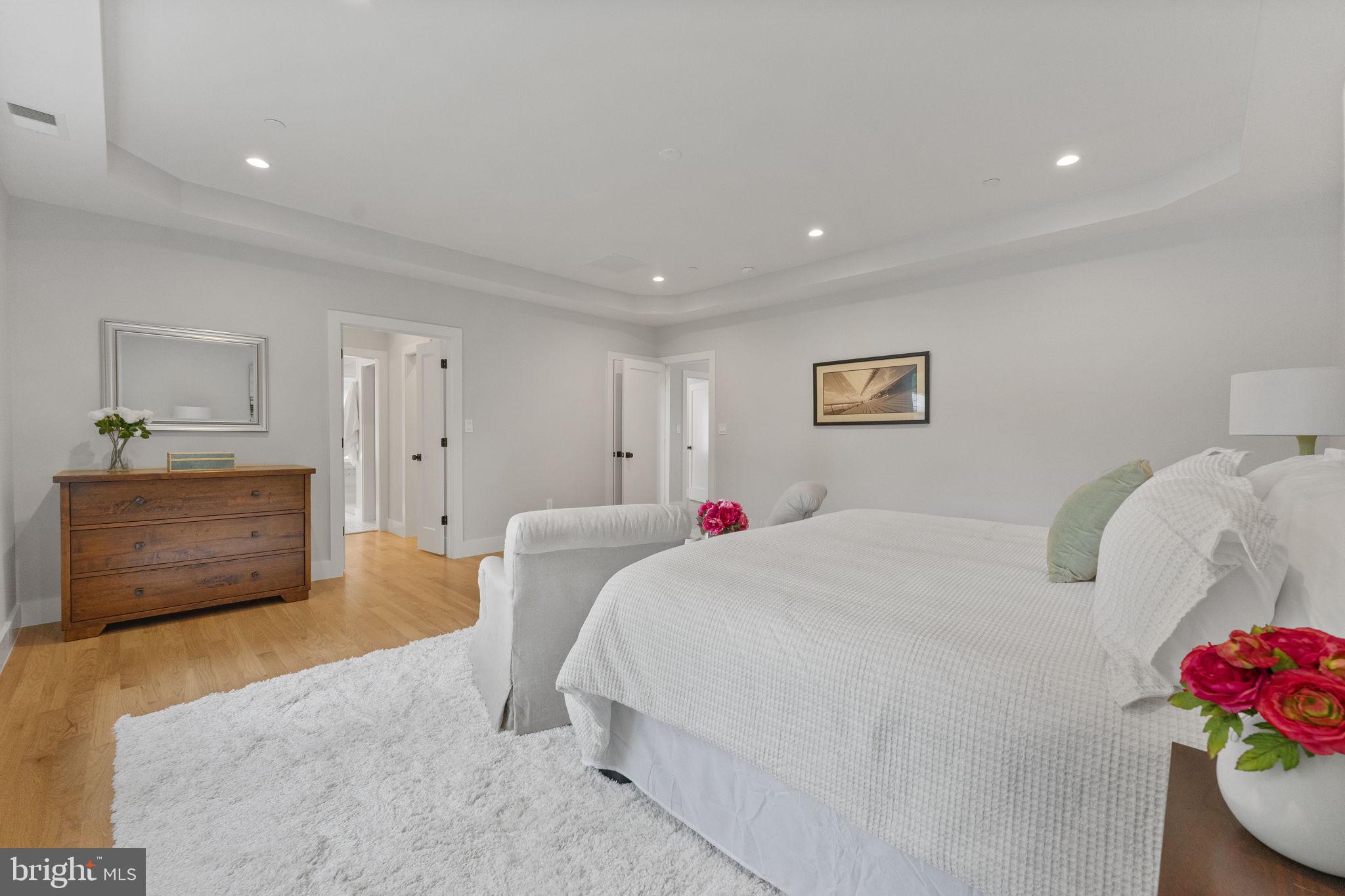 2720 Jennings Road Kensington, MD 20895 - Photo 25 of 51 Tray ceiling