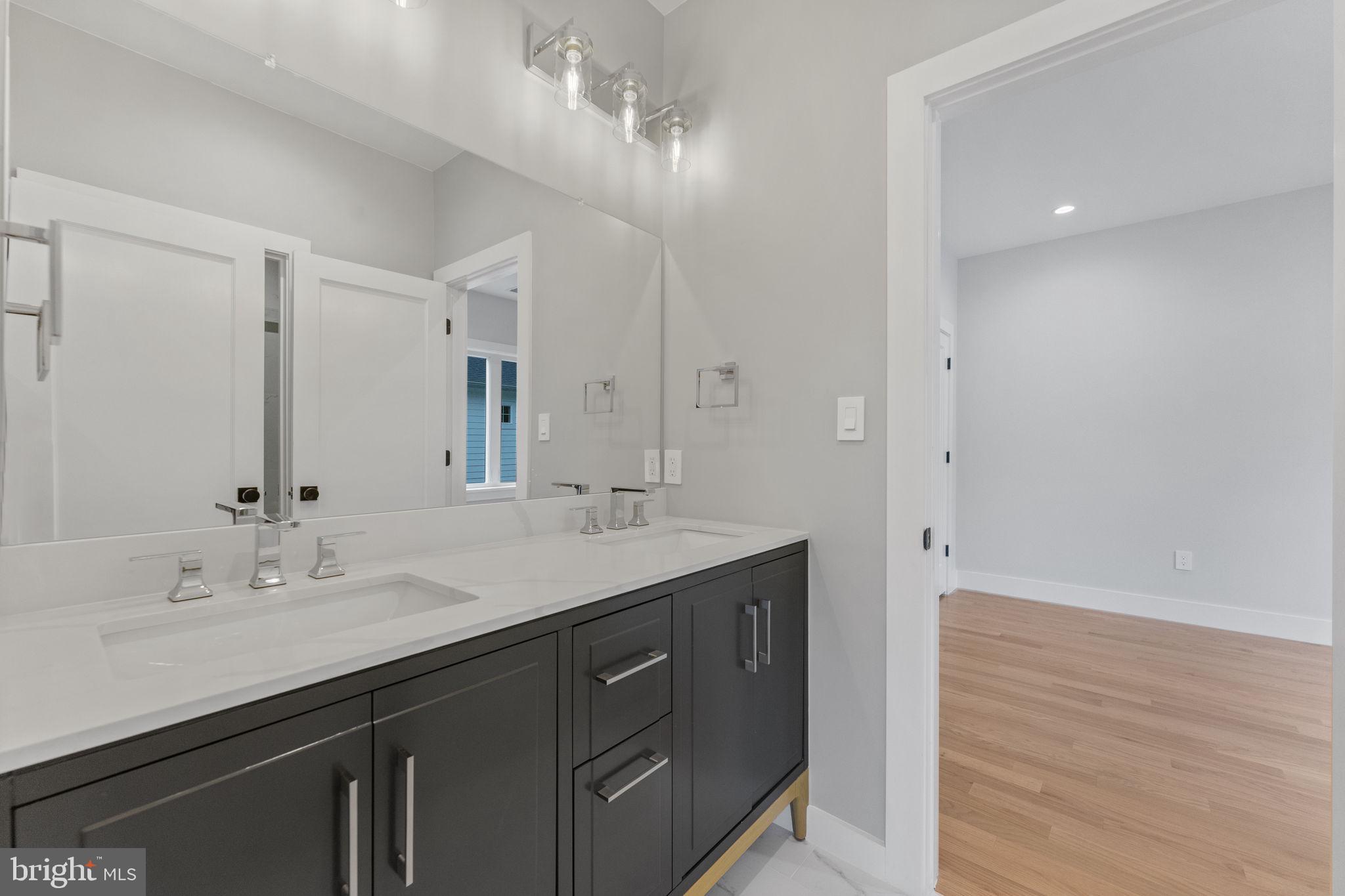 2720 Jennings Road Kensington, MD 20895 - Photo 30 of 51 Jack and Jill bathroom