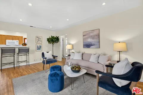 $1,585,000 | 2822 11th Street, Santa Monica, CA 90405
