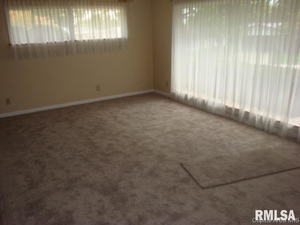 39 Mesa Road Springfield, IL 62702 - Photo 3 of 18
