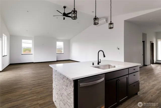 $655,000 | 758 Northwest Shire Street, Oak Harbor, WA 98277