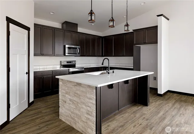 $655,000 | 758 Northwest Shire Street, Oak Harbor, WA 98277