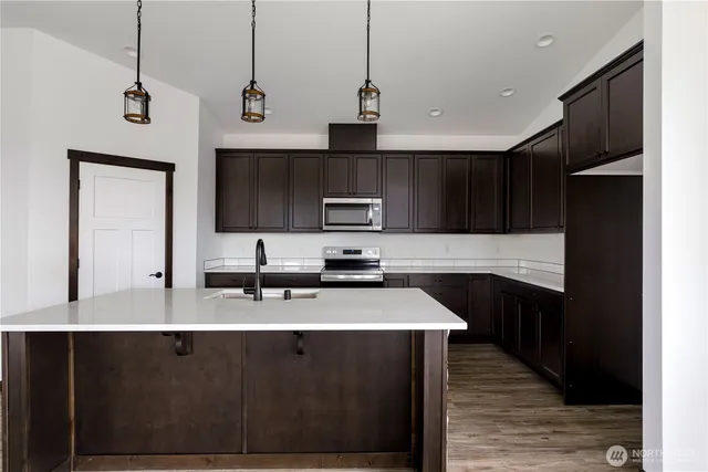 $655,000 | 758 Northwest Shire Street, Oak Harbor, WA 98277