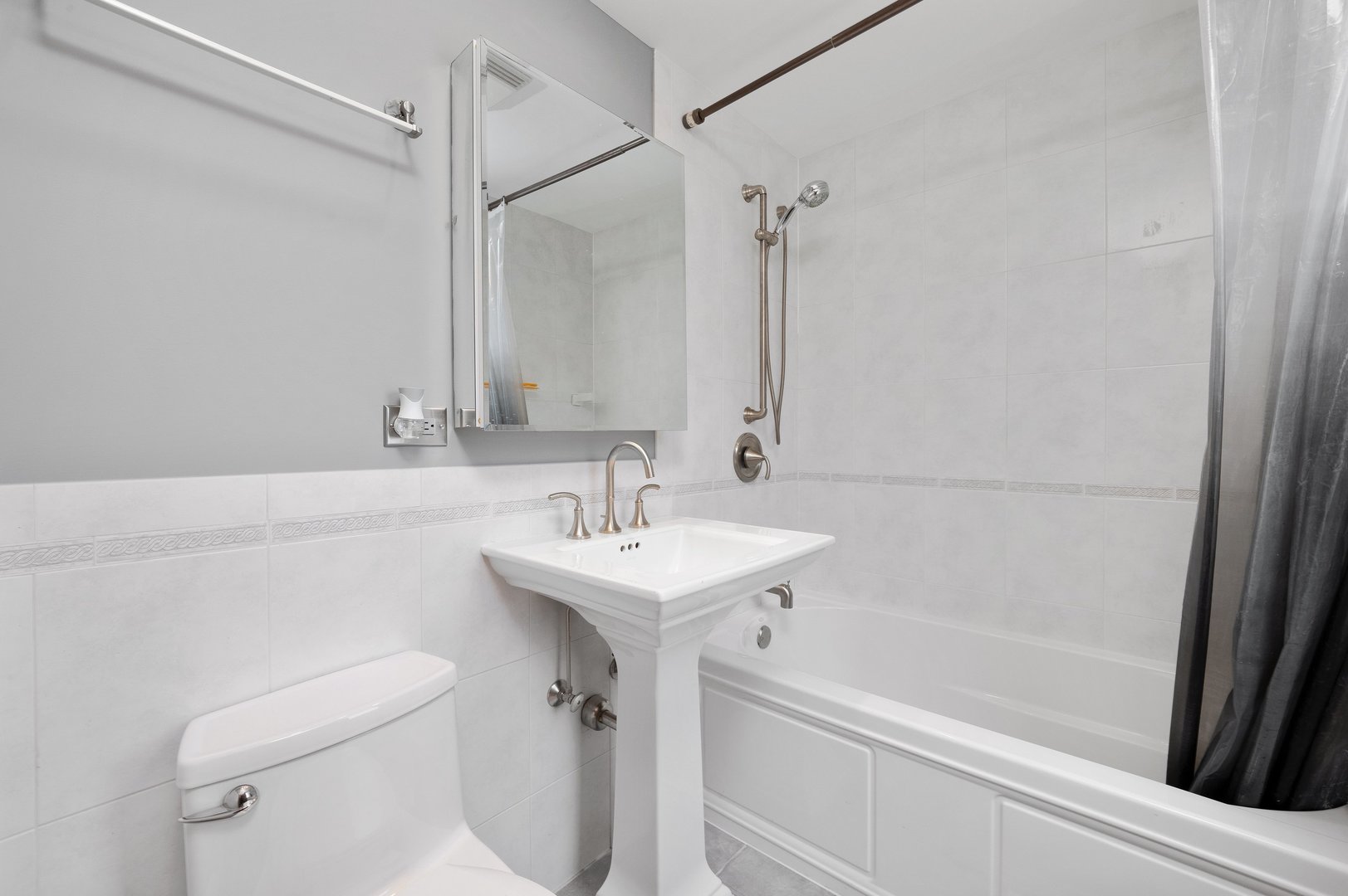 7052 41st Street Berwyn, IL 60402 - Photo 11 of 22