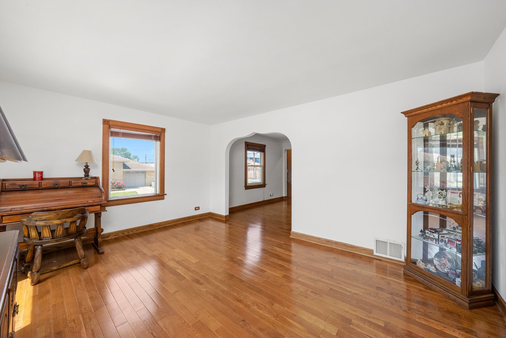 7052 41st Street Berwyn, IL 60402 - Photo 2 of 22