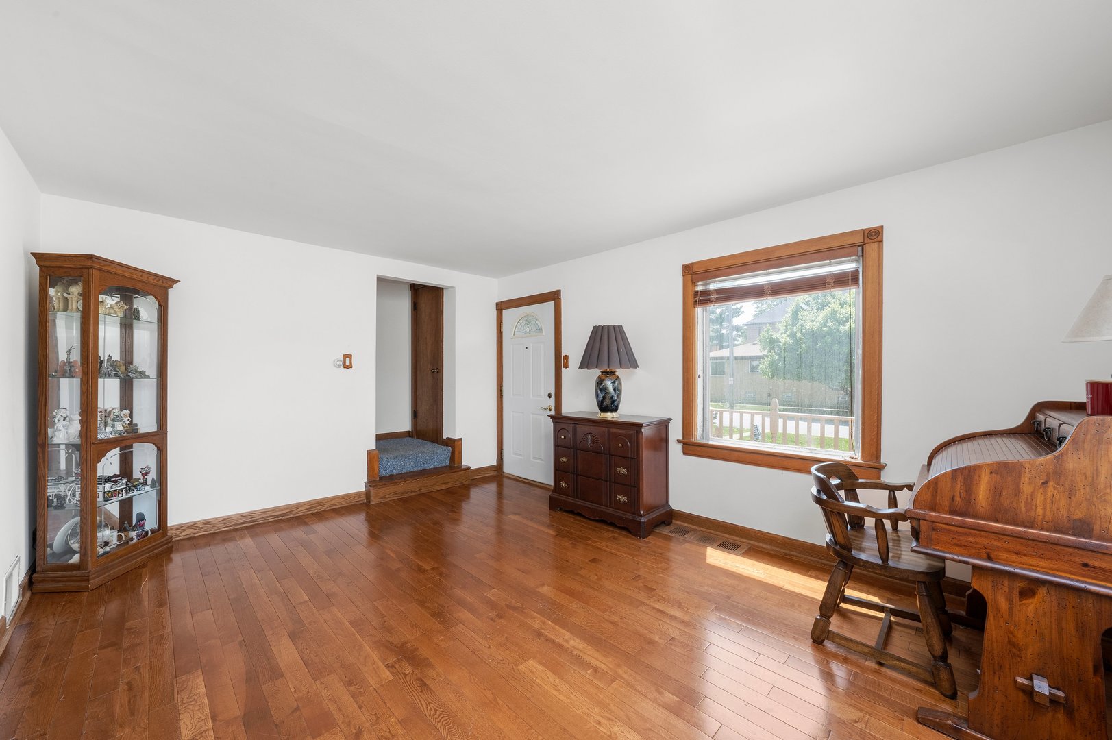 7052 41st Street Berwyn, IL 60402 - Photo 5 of 22