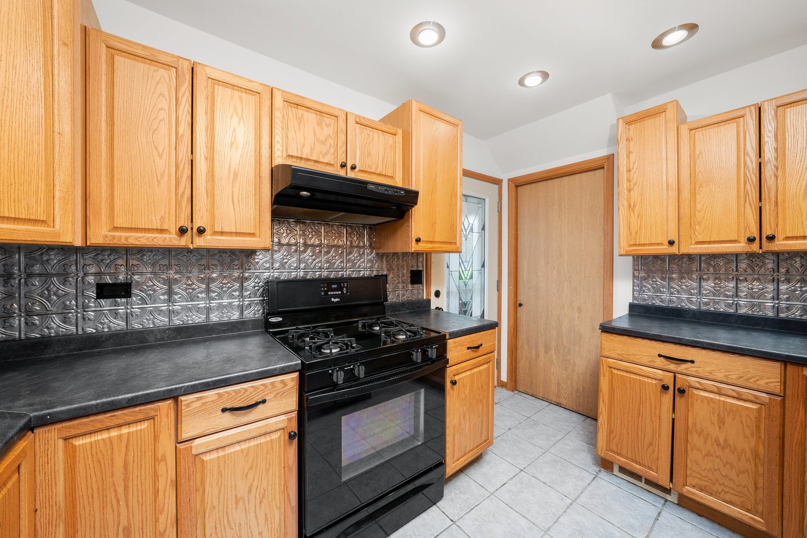 7052 41st Street Berwyn, IL 60402 - Photo 7 of 22